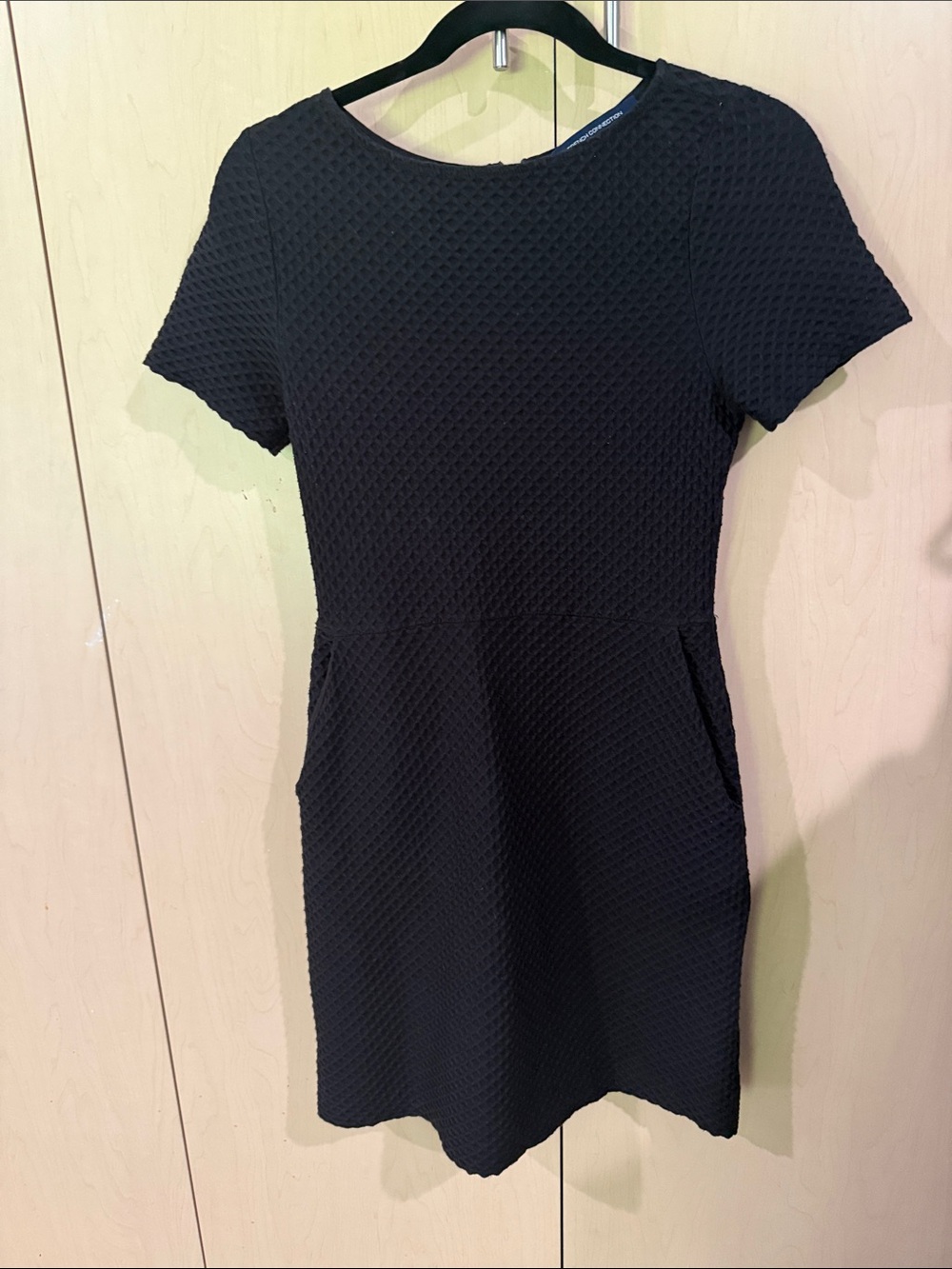 Classic French Connection Black Textured Short Sleeve Dress with pockets